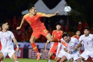 中国男足世界杯历史纪录片（中国男足在世界杯舞台上的辉煌与挑战）