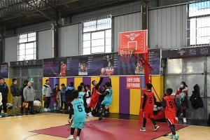 U8篮球比赛班防守滑步的技巧与训练方法（学会滑步，提高U8篮球比赛班的防守效果）