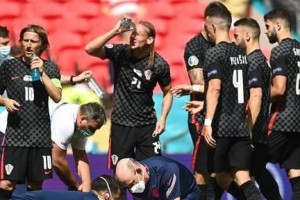 历史上最拼命的世界杯（以奋不顾身的勇气和热血演绎的世界杯经典瞬间）