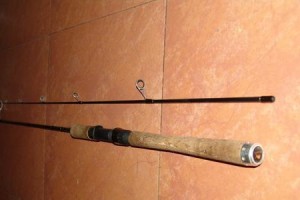 解决钓鱼路亚竿甩不出去的问题（如何提升钓鱼技巧，解决路亚竿甩杆难题）