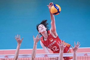 掌握排球三号位快攻的技巧（打造高效进攻，攻无不克的利器）