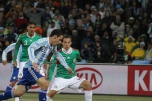 世界杯（探索世界杯的历史、规模和国家竞争优势）