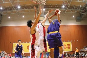 篮球比赛中的进攻和防守技巧（掌握篮球比赛中的进攻和防守技巧，提高比赛表现）