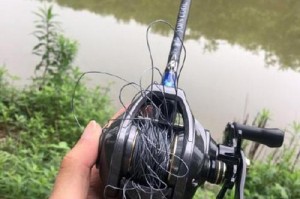 小型路亚钓鱼桶的使用指南（掌握关键技巧，提升钓鱼效果）