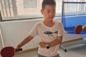 乒乓球技巧（掌握左推右攻的关键技巧，提升乒乓球水平）
