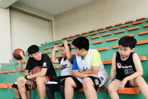 打造强大篮球防守团队的训练秘籍（技巧、战术、团队合作，打造无懈可击的篮球防守）