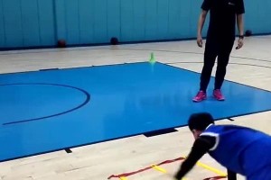 提升篮球防守脚步协调性的训练方法（以科学训练方式助你成为更出色的篮球防守者）