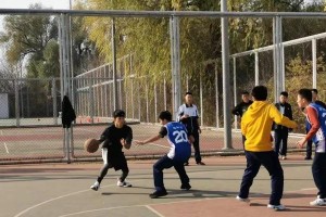 如何有效地使用伸手防守在3v3篮球中（掌握篮球技巧，提高防守成功率）