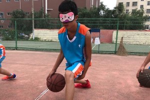 让篮球防守训练充满趣味（激发青少年篮球爱好者的防守潜力）