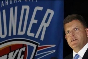 2015年NBA老板身价排行榜公布（NBA老板财富如何变化？2015年最新身价排名揭晓！）