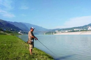 探索路亚钓鱼窗口期的选择技巧（窥探路亚钓鱼的秘密时间，提升钓鱼成功率）