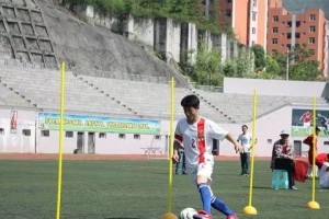 小学足球考试技巧详解（如何在小学足球考试中脱颖而出？）