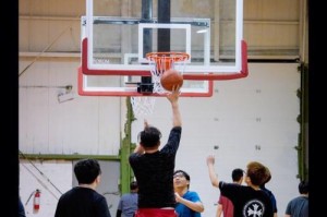 提高篮球对抗防守能力的训练方法（以日本篮球为例，深入探究有效的对抗防守技巧）