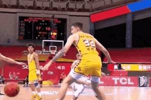 篮球后撤步防守教学设计（攻守兼备，后撤步防守细节全解析）
