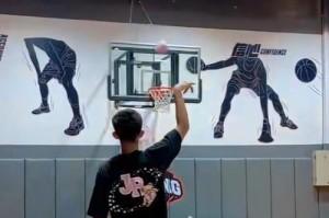 打篮球时如何合理防守女朋友的身体（巧妙运用技巧，尊重彼此的边界）