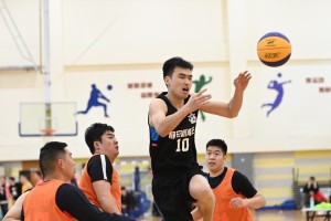 探讨篮球3v3进攻与防守的技巧（突破、传球、防守技巧揭秘）