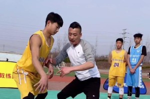 如何改善篮球防守中的乱跑问题（提高篮球防守技巧和战术意识，减少无效移动）