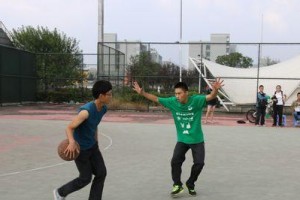 篮球比赛防守技巧训练——守住胜利的关键（提升防守水平，成为无可攻破的壁垒）