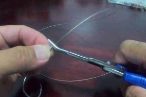 掌握正确的路亚钓鱼钩绑法技巧（简明易懂的路亚钓鱼钩绑法教程）