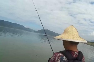 义乌江路亚钓鱼，体验全新的垂钓乐趣（探索义乌江鱼儿的秘密，挑战路亚钓鱼技巧）
