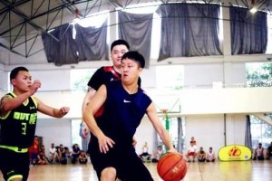 攻破防守，技巧解析（以打篮球要撞下防守人的关键技巧）