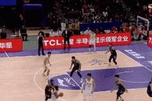 打篮球贴身防守是否算犯规？（探讨贴身防守在篮球比赛中的合规性）