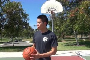领导打篮球不防守？教你如何解决！（打破僵局，提升团队合作，实现双赢。）