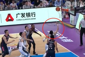 篮球1v1防守技巧解析（有效防守从人手开始，提高比赛胜率）