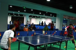 地铁上的乒乓球狂潮（地铁乒乓球携带热潮掀起，乒乓球文化在城市交通中传承）