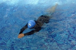孙杨初学游泳换气技巧（掌握正确的呼吸方法，提高游泳效果）