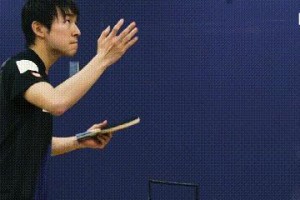 乒乓球技巧之急侧上旋球掌握要领（如何提高急侧上旋球技巧？）