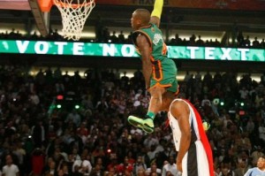 NBA史上最具震撼力的扣篮王者（探寻NBA历史上最为瞩目的扣篮高手，挑战重力与常规）
