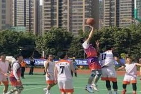 篮球防守的精神心得——攻守兼备，掌握关键（通过持续努力和团队配合，提升防守技巧与意识）