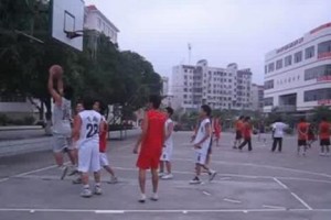 打篮球防守的关键动作（掌握这些技巧，让对手无从下手）