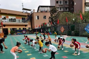 幼儿篮球移动防守技术训练（提升幼儿篮球运动员的防守能力，培养出色的移动防守技术）