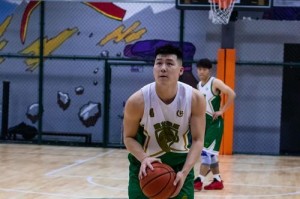 揭秘半场4v4篮球常见防守犯规（犯规规则详解，助你提升篮球防守技巧）