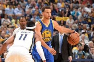 NBA球员的防守暖心时刻（展现人性光辉的篮球场上的关爱）