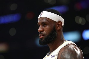 2019NBA小前锋排行榜出炉！（揭秘最强小前锋之争，詹姆斯领跑全联盟！）