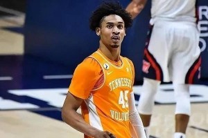 2021年NBA扣篮数量排行榜（揭秘NBA球员的震撼扣篮表演，字母哥领衔榜单）