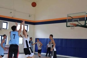5v5篮球赛的简易防守战术（提升篮球赛防守效果的关键策略）